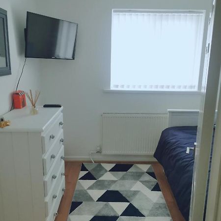 Room In A Friendly Home In A Quite Neighborhood Of קארדיף מראה חיצוני תמונה
