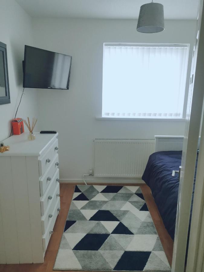 Room In A Friendly Home In A Quite Neighborhood Of קארדיף מראה חיצוני תמונה