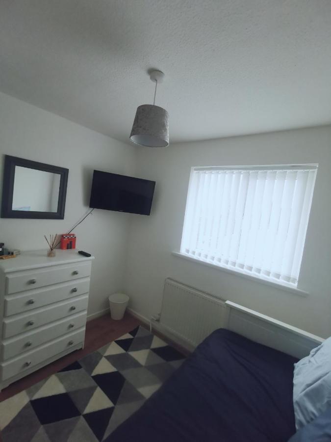 Room In A Friendly Home In A Quite Neighborhood Of קארדיף מראה חיצוני תמונה